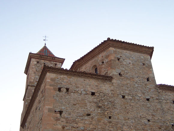 El Obispado repara la torre de la iglesia